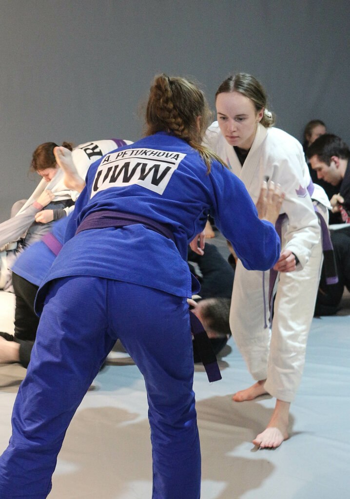 Спортсменки на занятии Universal Jiu-Jitsu